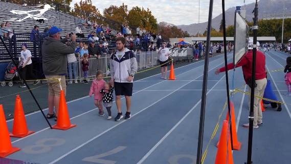 # #Isaac J. #400m 01:41.0 #0 #4